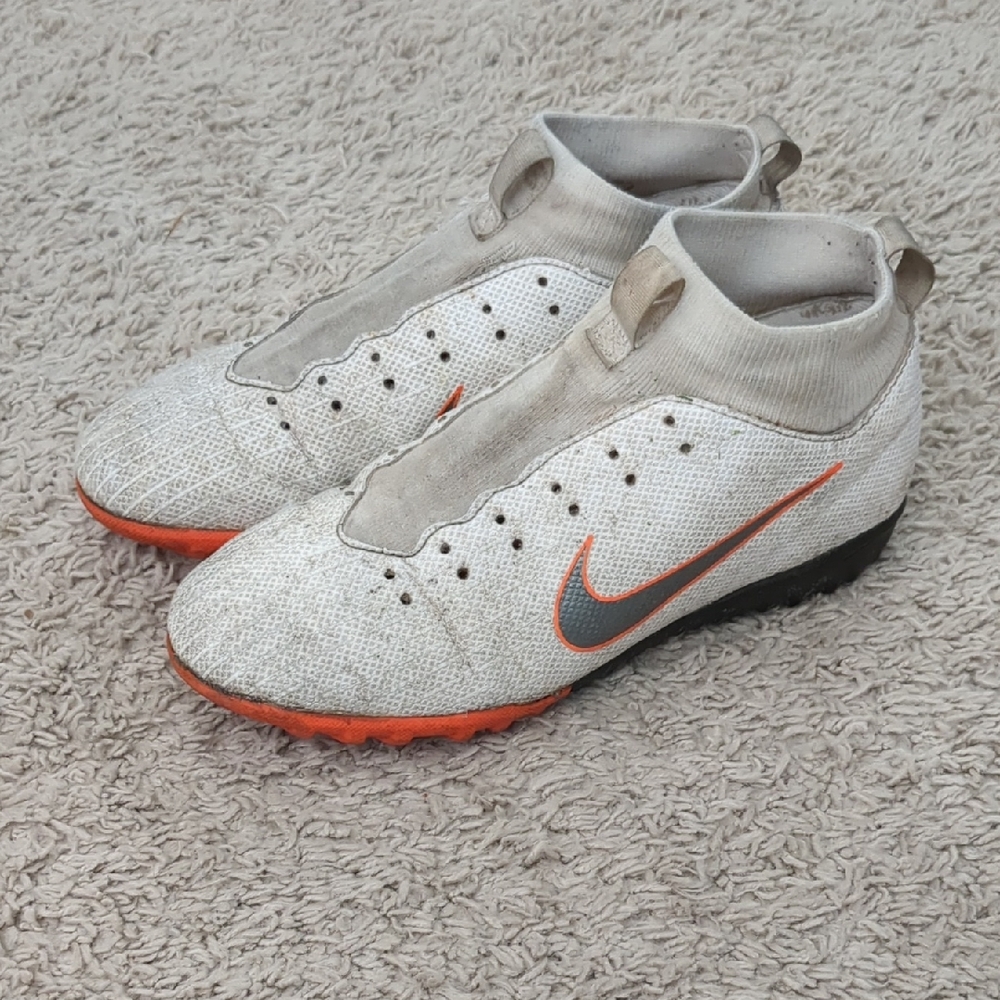 Nike Mercurial Soccer Turf Cleats - White and Orange - sz 5.5